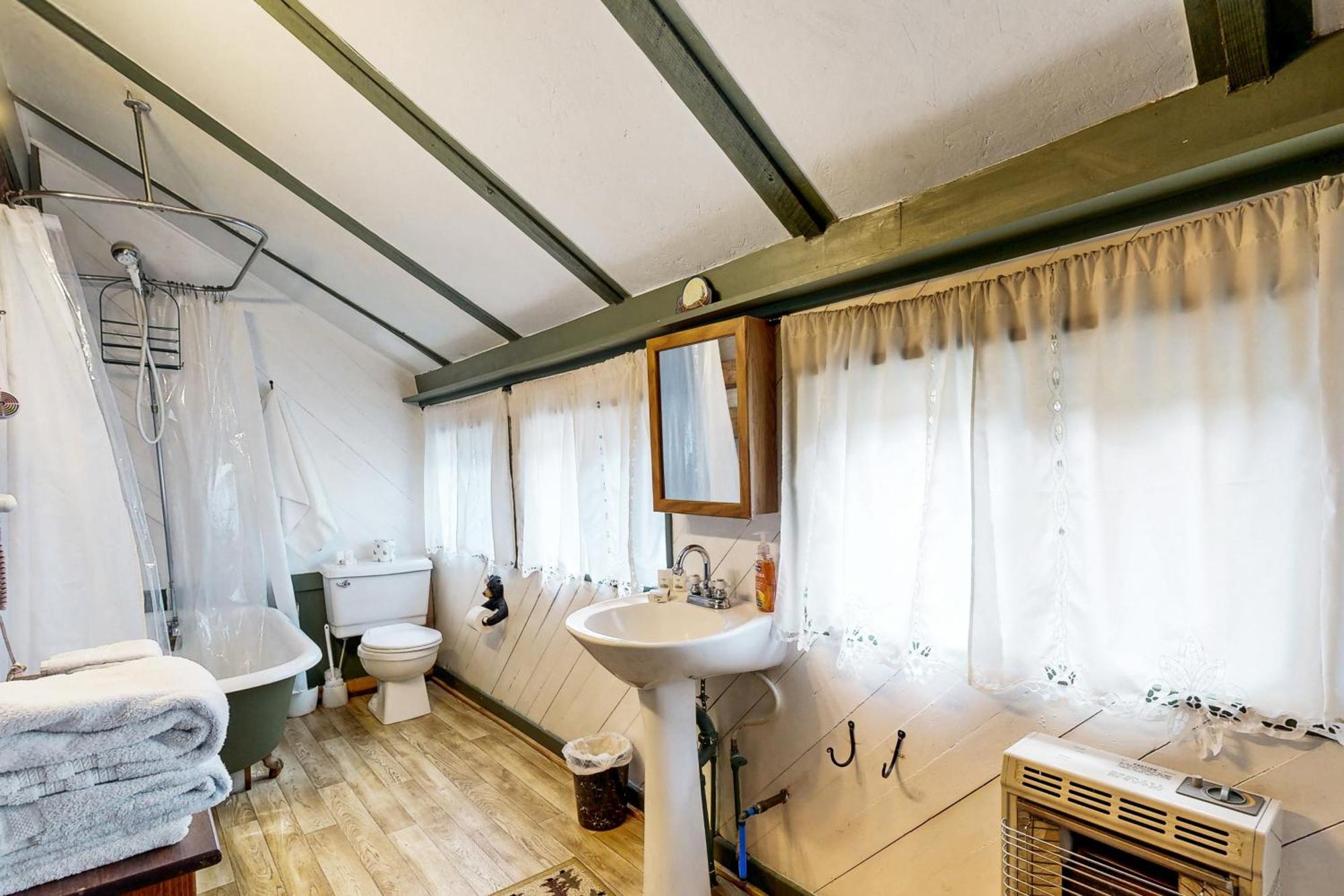 1 Bed 1 Bath Vacation Home In Sylva Zewnętrze zdjęcie